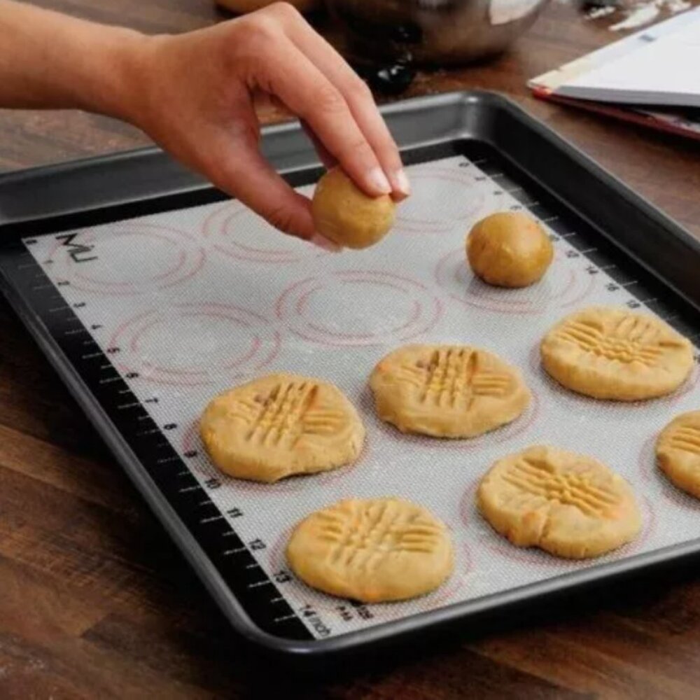 Miu Silicone Non-Stick Pastry & Baking Mats 3-Piece Set - Picture 3 of 5